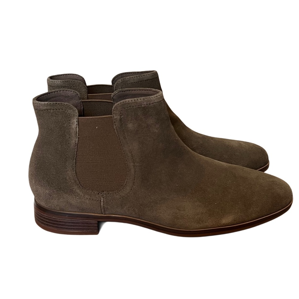NWT Clarks Trish Chelsea Boots | Dark Olive Suede Leather | Women’s Size 11